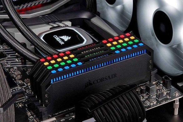 Память для настольных компьютеров Corsair 32 GB (2x16GB) DDR4 3600 MHz Dominator Platinum RGB (CMT32GX4M2Z3600C18)