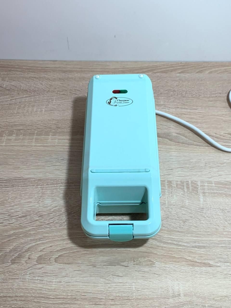 Вафельниця Bestron ACHM200M