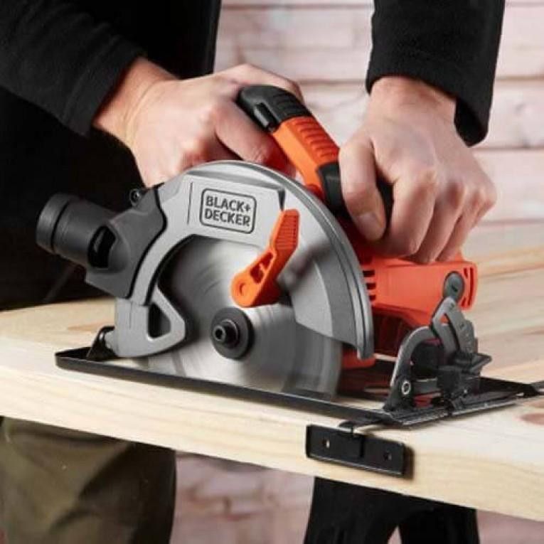 Монтажна пилка Black+Decker CS1550