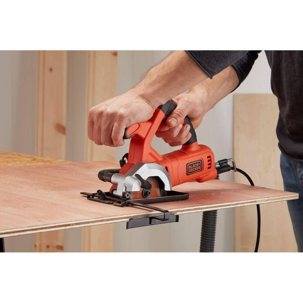 Монтажна пилка Black+Decker BES510