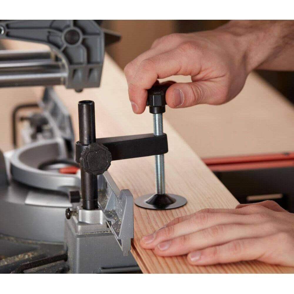 Монтажна пилка Black+Decker BES700