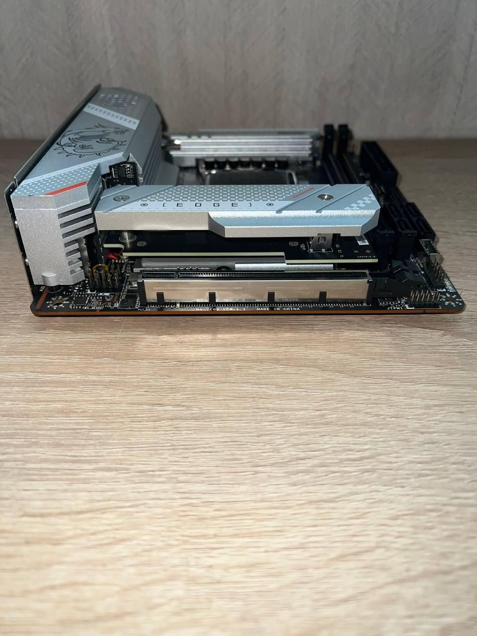 Материнська плата MSI MPG Z790I Edge WIFI
