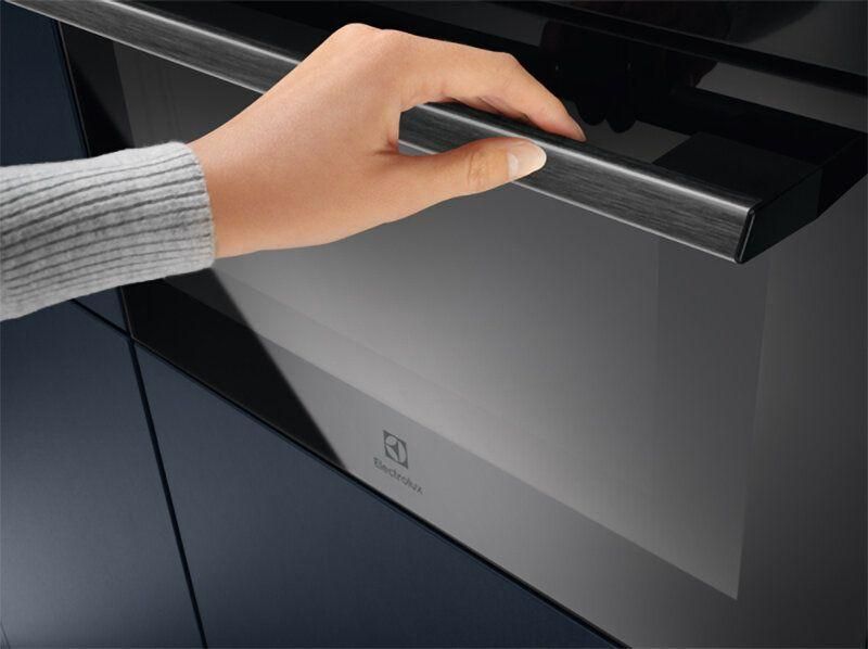 Мікрохвильовка з грилем Electrolux EVM6E46Z