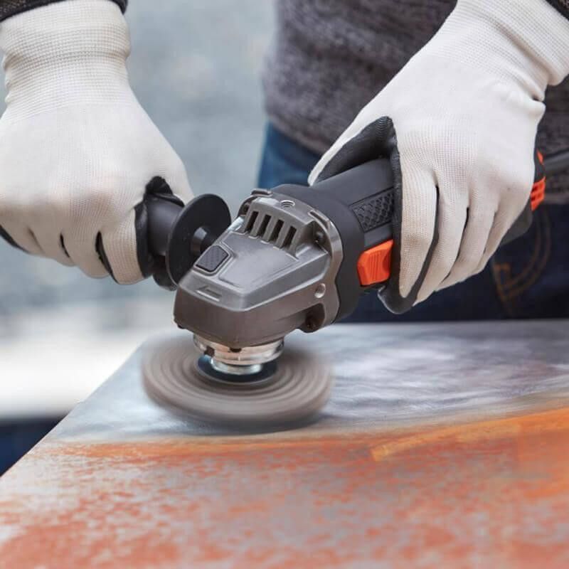 Болгарка (угловая шлифовальная) Black+Decker BEG220