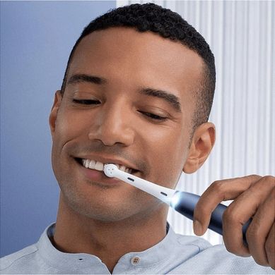 Электрическая зубная щетка Oral-B iO Series 7 Sapphire Blue