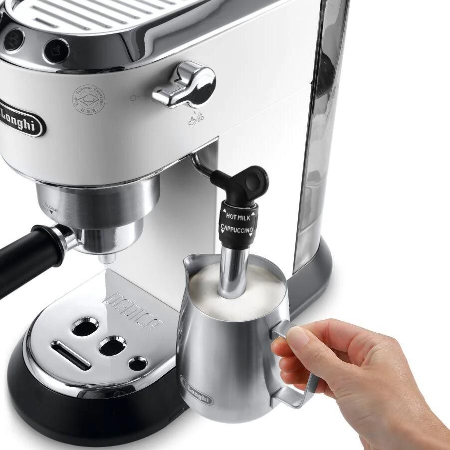 Кавоварка ріжкова еспресо Delonghi EC 685.W