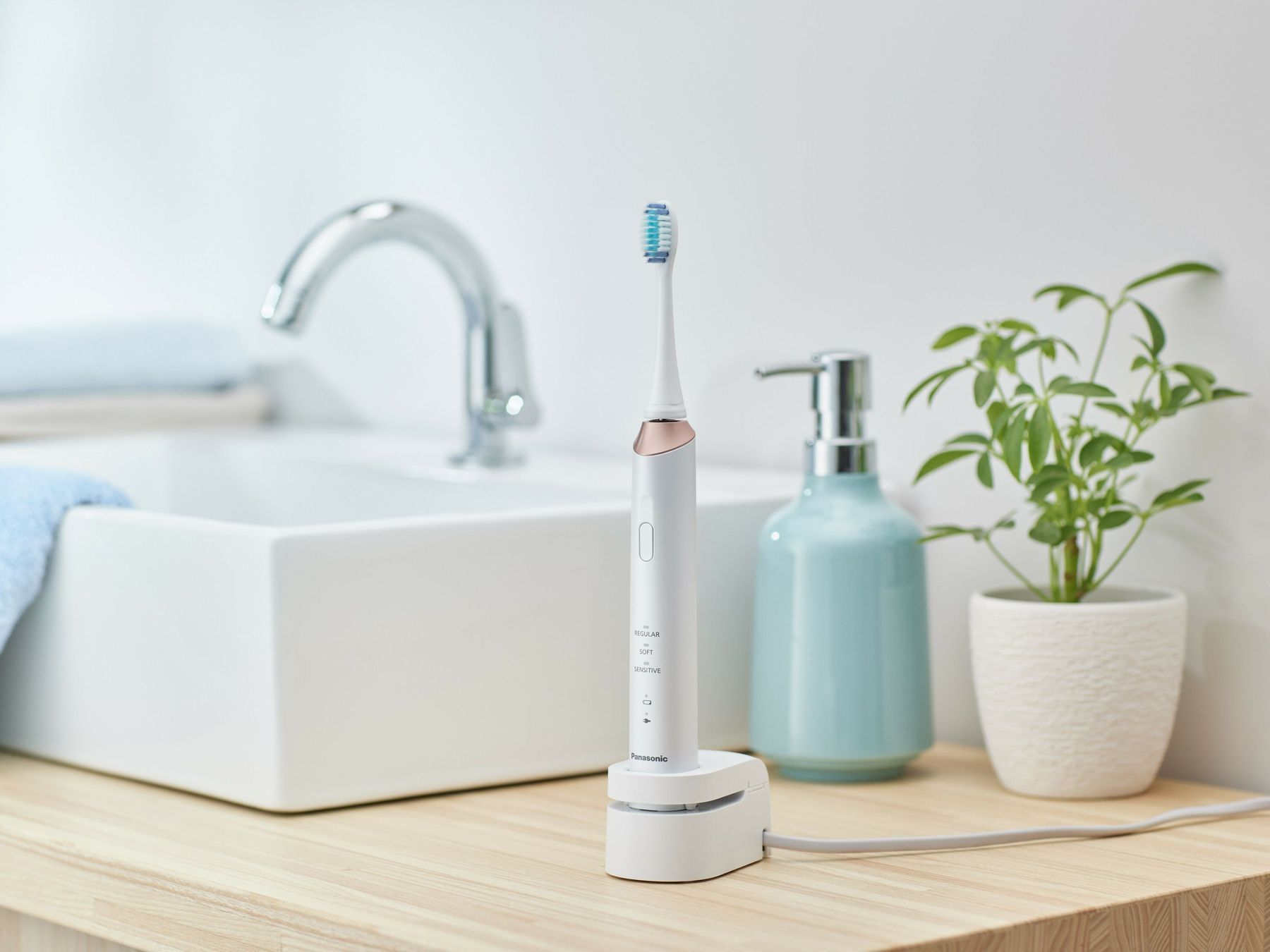 Электрическая зубная щетка Panasonic EW-DC12-W503
